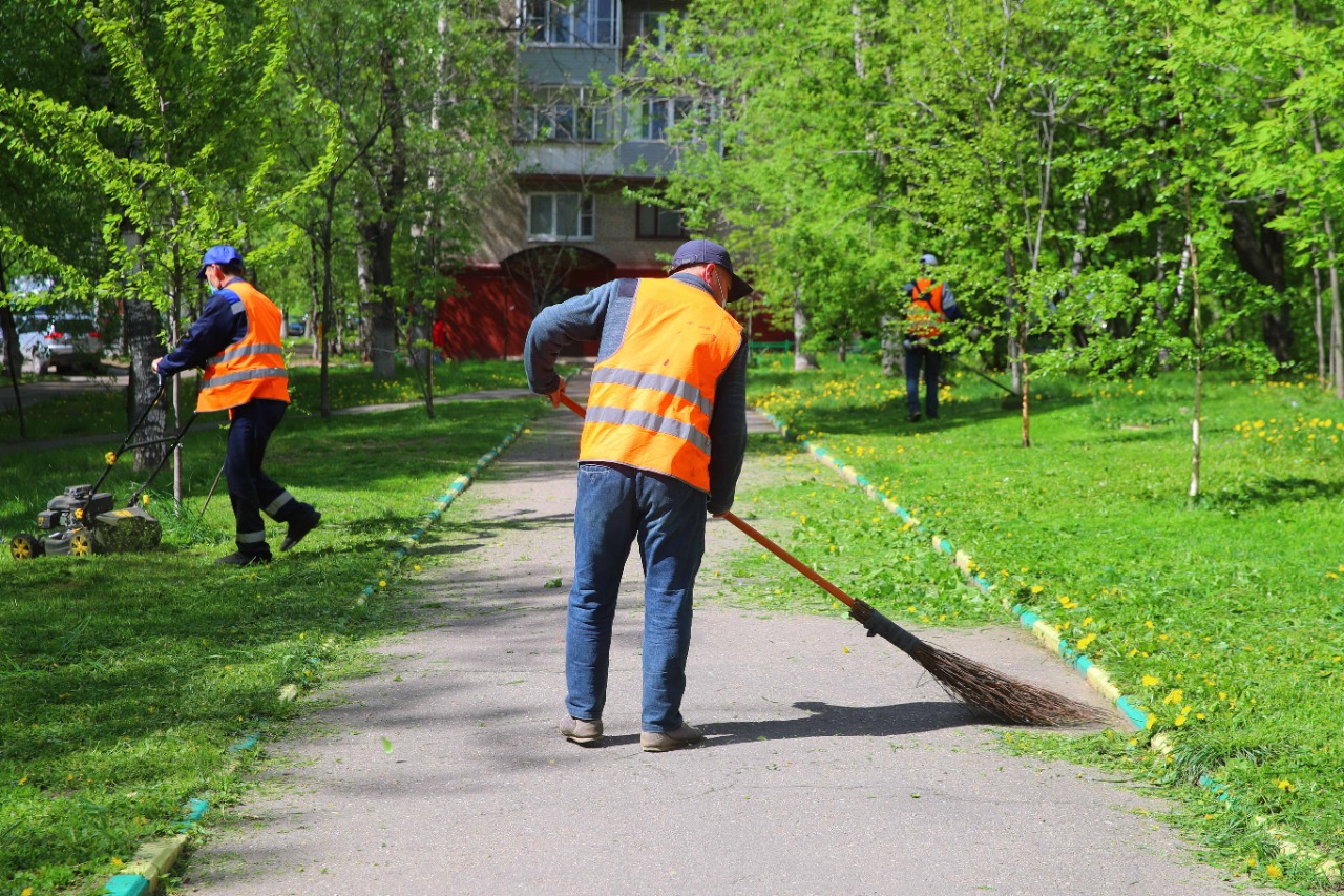 В Люберцах продолжаются работы по благоустройству территории |  Администрация городского округа Люберцы Московской области